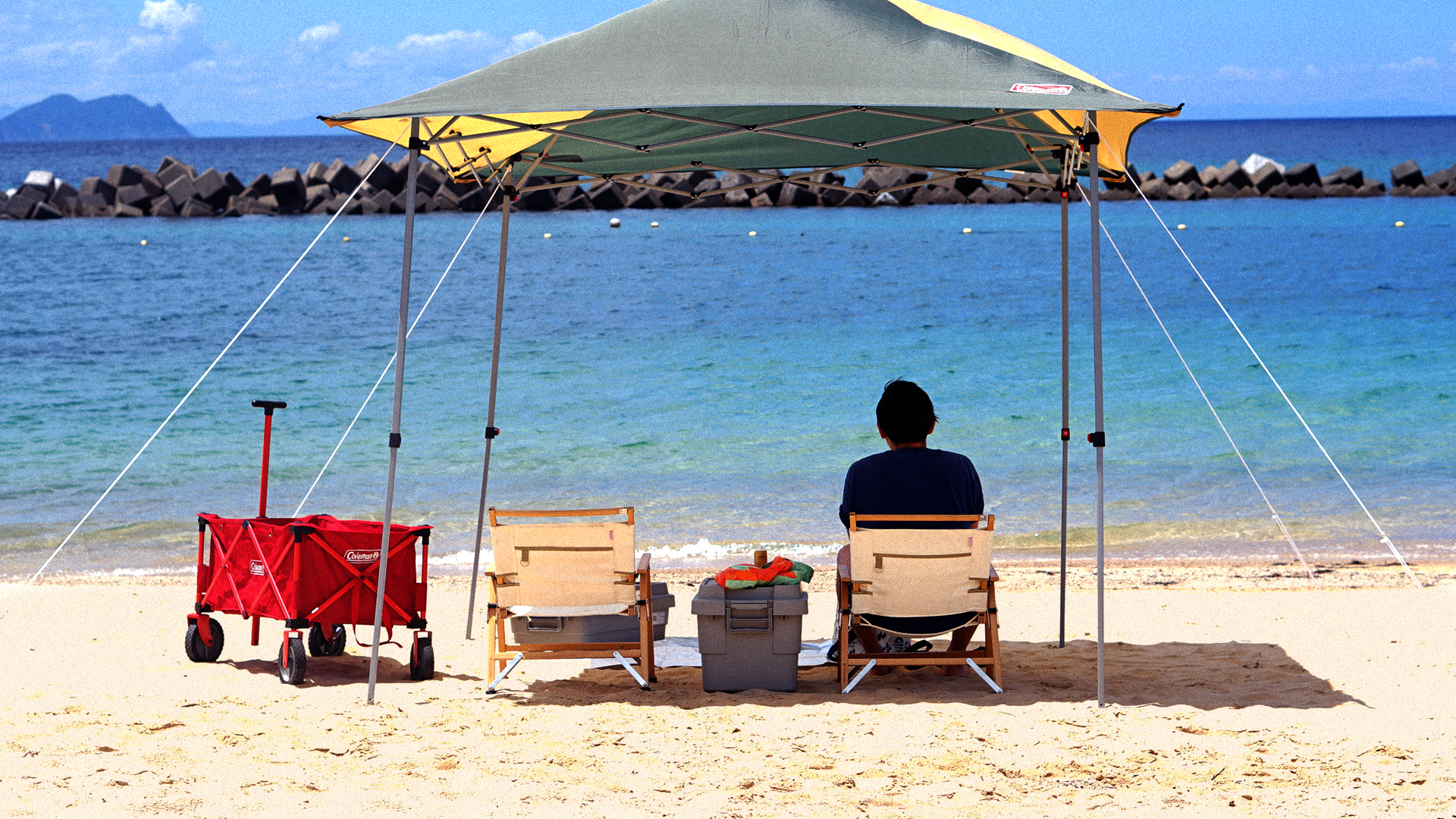 海水浴持ち物リスト】定番アイテムや持ち運ぶ収納ボックスまで 