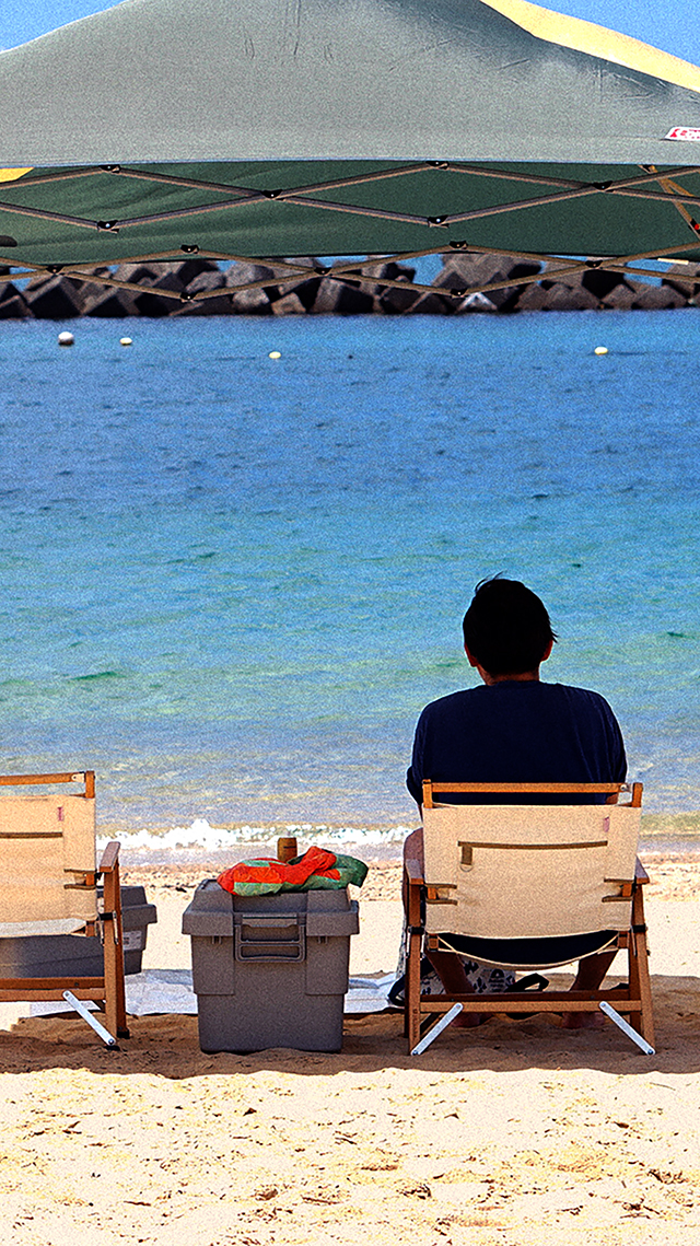 海水浴持ち物リスト】定番アイテムや持ち運ぶ収納ボックスまで 